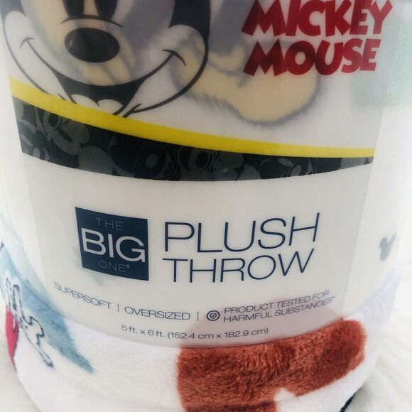Disney's Oversized Supersoft Printed Plush Throw by The Big One‎ Mickey Shapes - Picture 4 of 5